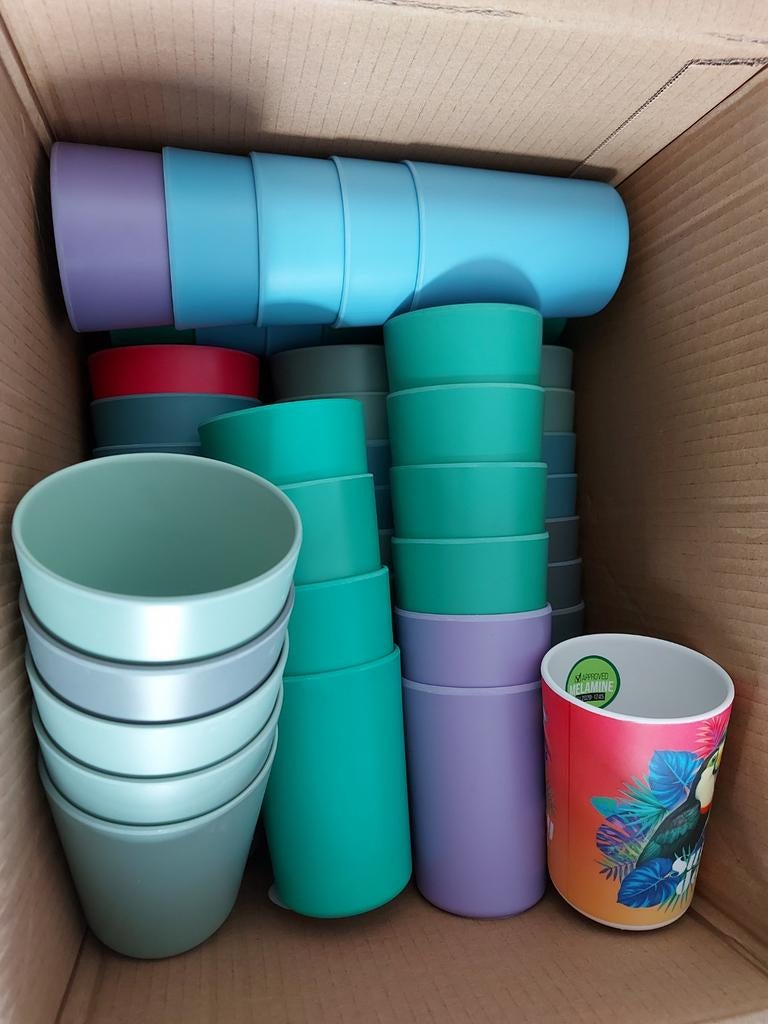 Partij gekleurde bekers - Nieuw, Nieuw, Ophalen of Verzenden, Onbekend, AM/63