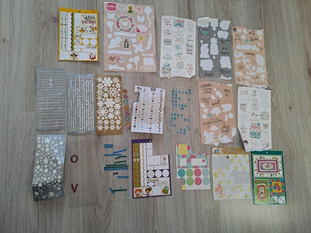 Groot stickerpakket kaarten maken gefeliciteerd bedankt, Hobby en Vrije tijd, Ophalen of Verzenden, Gebruikt, Meerdere stickers