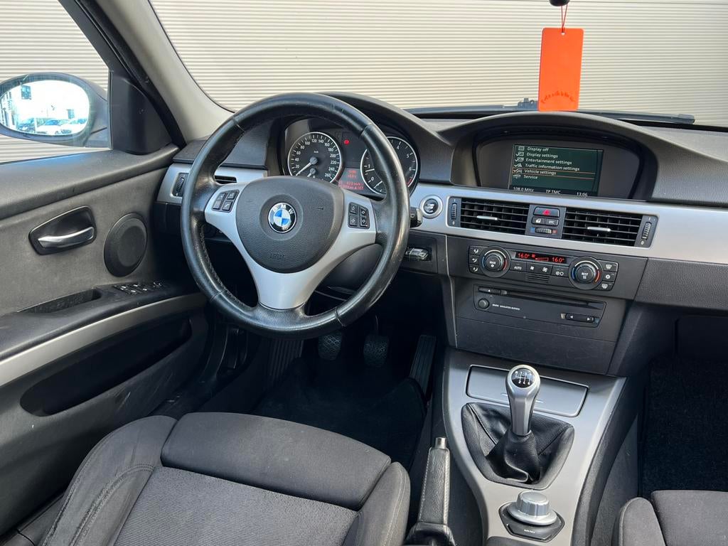 Goedrijdende BMW 3-Serie 320i E91 Touring 150PK/Navi/Apk/AC!, Auto's, 13 km/l, 1995 cc, 4 cilinders, Blauw