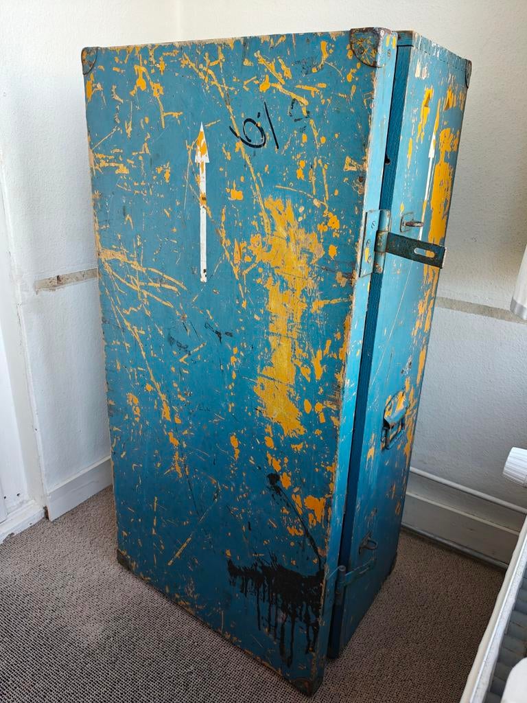 Industriële kast / kist, Antiek en Kunst, Antiek | Meubels | Kasten, Ophalen