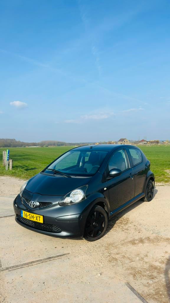 Toyota Aygo 1.0-12V Automaat | NAP | Apple CarPlay, Auto's, Zwart, 4 stoelen, 68 pk, Origineel Nederlands