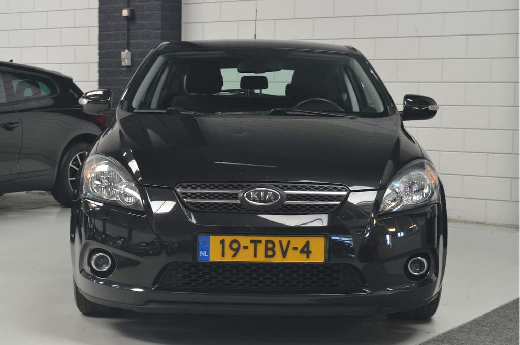 Kia Pro cee'd 1.4 CVVT X-ecutive // INRUIL KOOPJE // CLIMA /, Voorwielaandrijving, Euro 5, Gebruikt, 4 cilinders