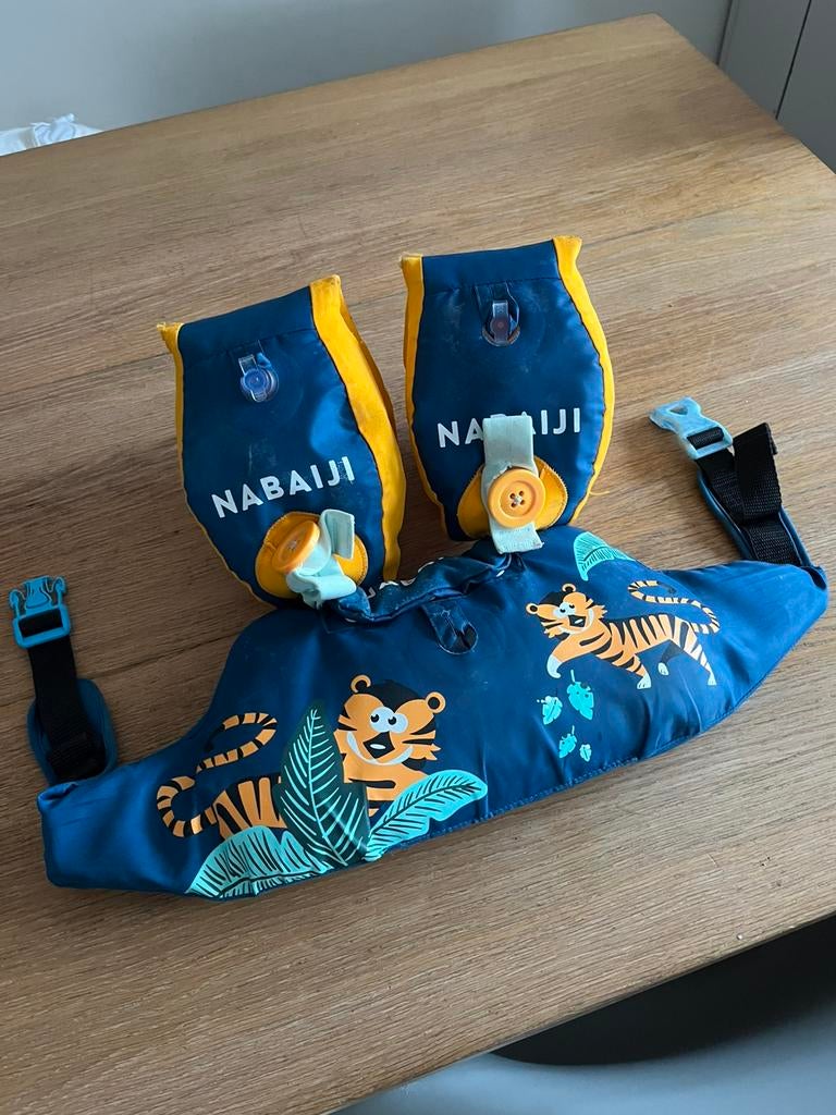 Zwemvest 15-30 kilo Nabaiji, Jongen of Meisje, One size, Ophalen of Verzenden, Zo goed als nieuw
