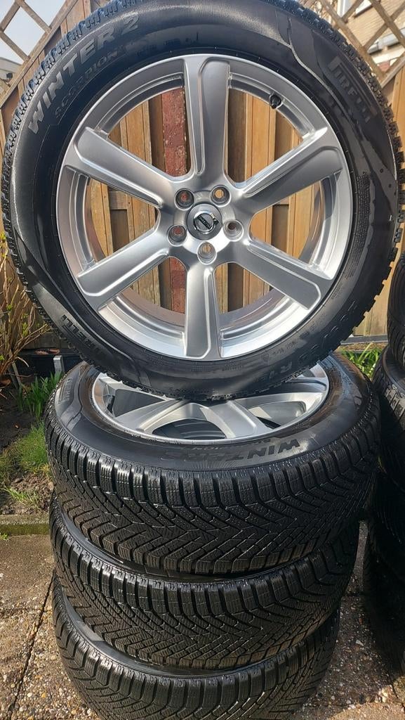 Mooie Volvo XC90 19 inch winterset, Auto-onderdelen, Banden en Velgen, 19 inch, Gebruikt, Banden en Velgen, Terreinwagen