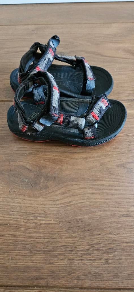 Teva slippers maat 24, Kinderen en Baby's, Ophalen of Verzenden, Gebruikt, Teva, Schoenen