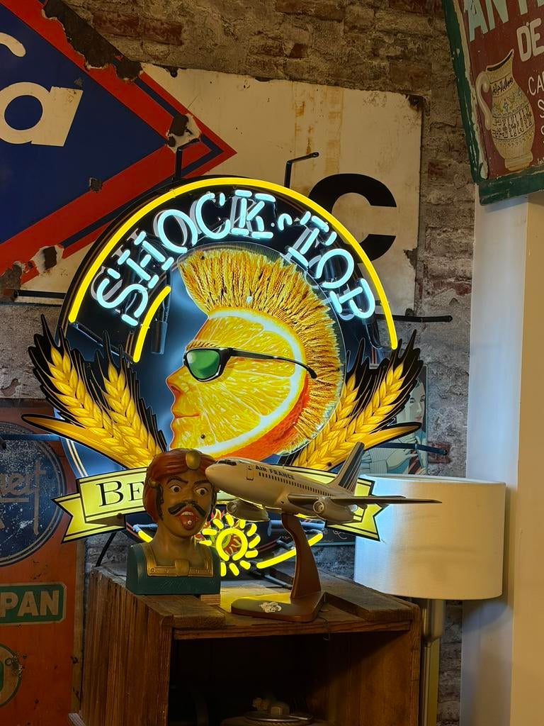 Neon groot, Ophalen, Zo goed als nieuw