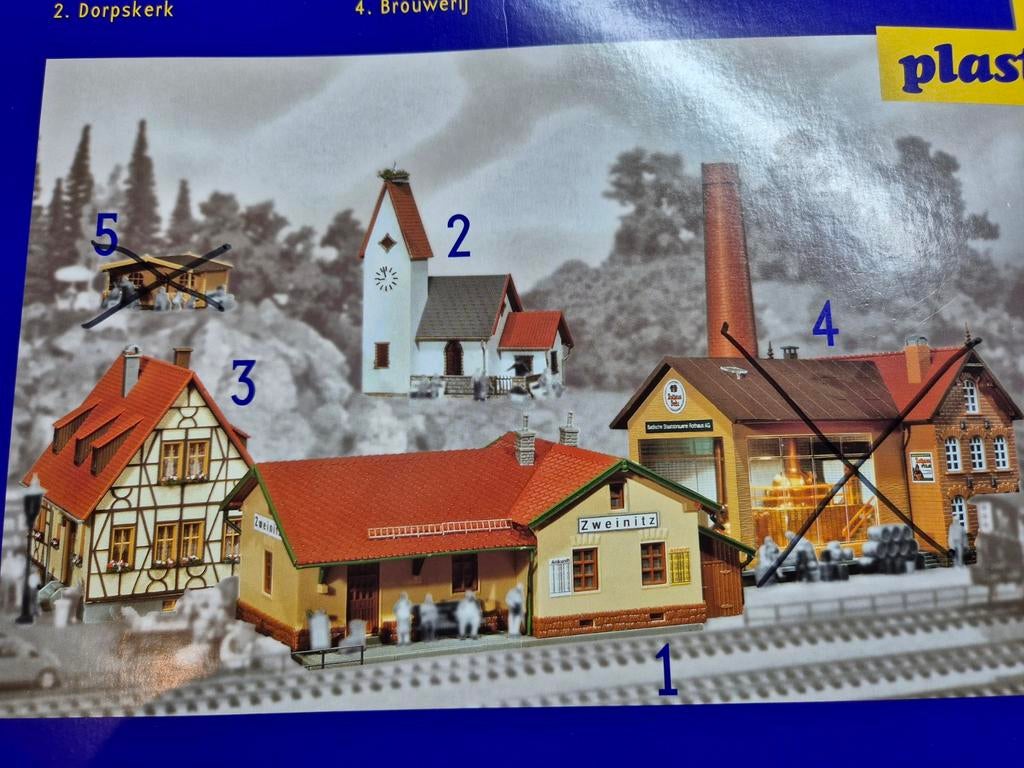 Huisje kerk en station, Hobby en Vrije tijd, Modeltreinen | H0, Ophalen of Verzenden, Gelijkstroom of Wisselstroom, Brug, Tunnel of Gebouw