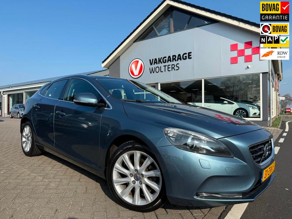 Volvo V40 1.6 T3 Summum RIJKLAARPRIJS!, Voorwielaandrijving, Stof, Gebruikt, 4 cilinders