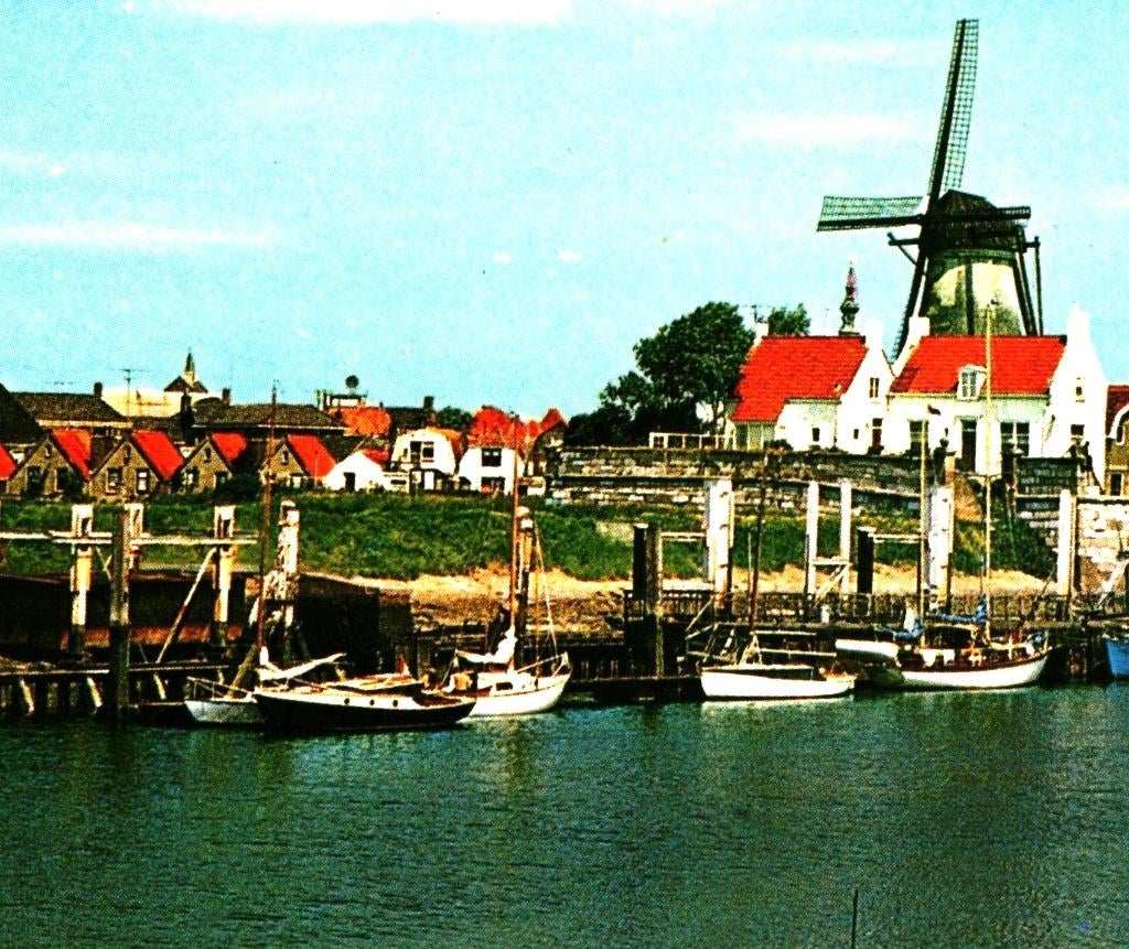 18562 Zierikzee Haven Jr 60 70 Nette oude kaart Onbeschreven, Ophalen of Verzenden, 1960 tot 1980, Ongelopen, Zeeland