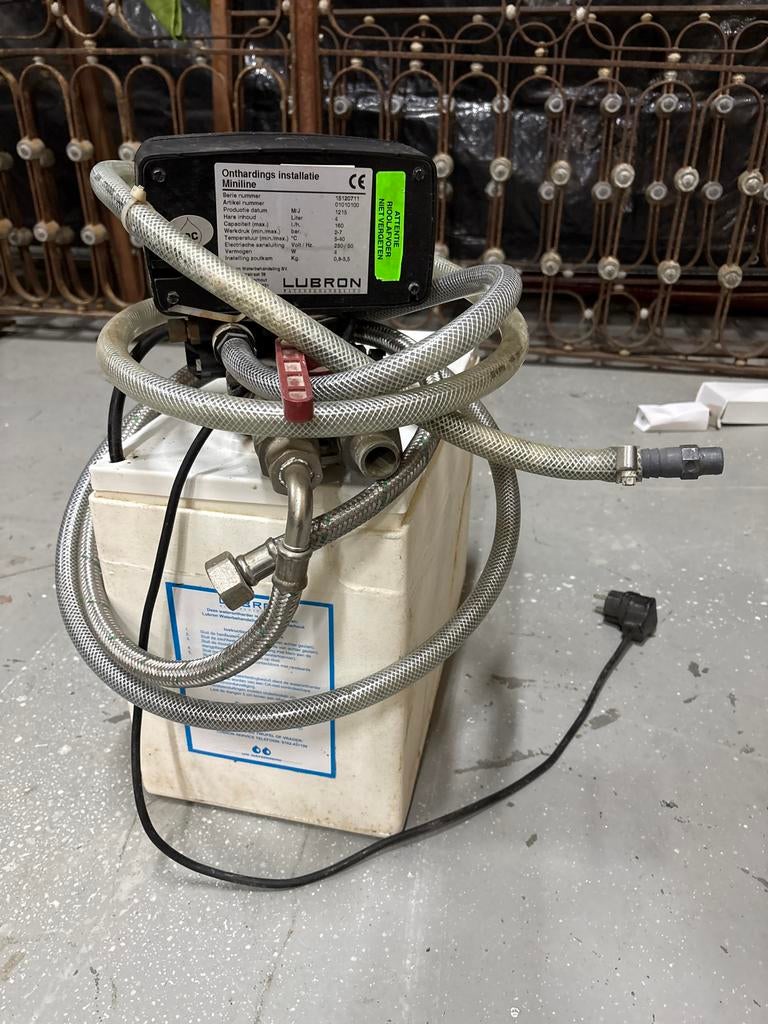 Lubron Miniline automatische waterontharder, Ophalen, Gebruikt, Waterontharder met zout