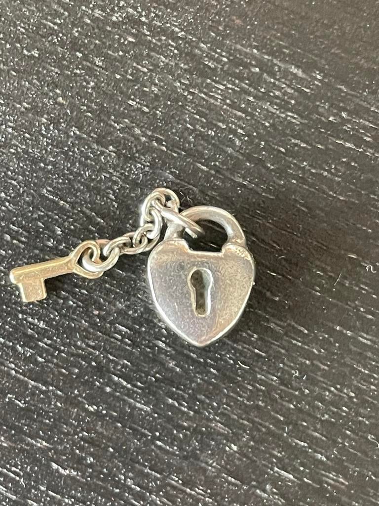 Pandora Bedel slotje met gouden sleutel, Ophalen of Verzenden, Zo goed als nieuw, Zilver, Pandora