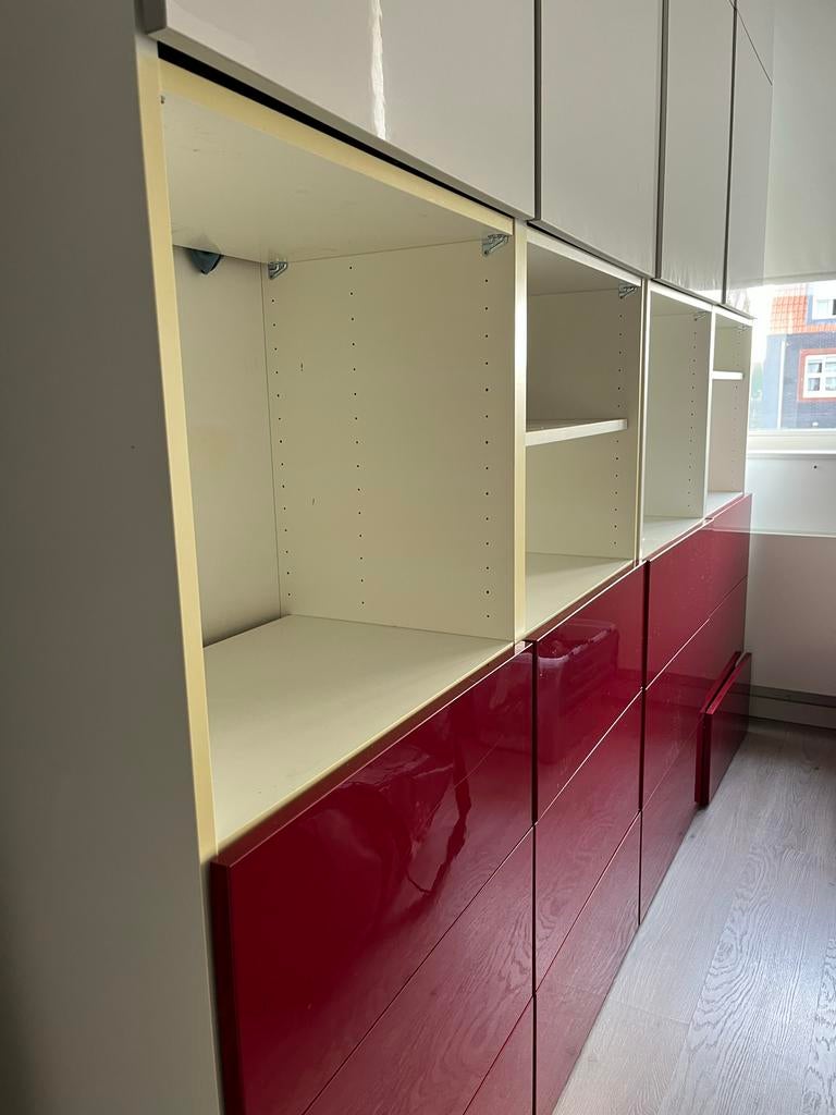 IKEA BESTÅ Kast met laden en open vakken - Rood/Wit, Ophalen, Overige materialen, Gebruikt, 5 laden of meer
