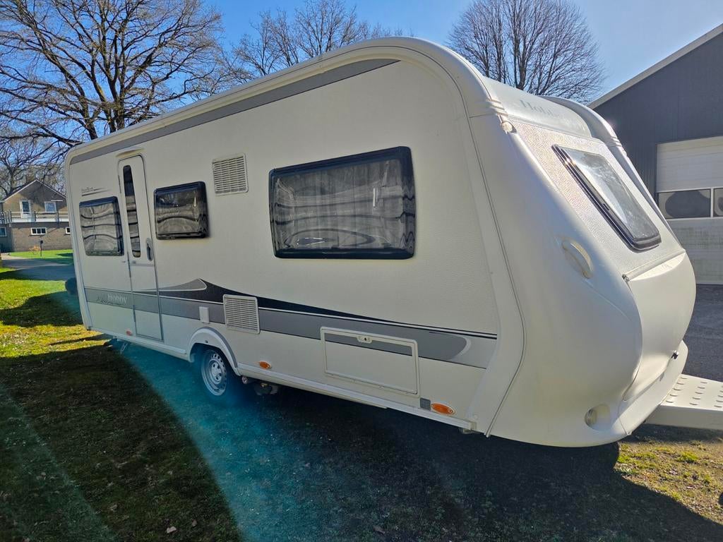 Hobby 495 UL 2012 met mover + voortent + nieuwe luifel, 2 aparte bedden, Rondzit, Hobby, Luifel
