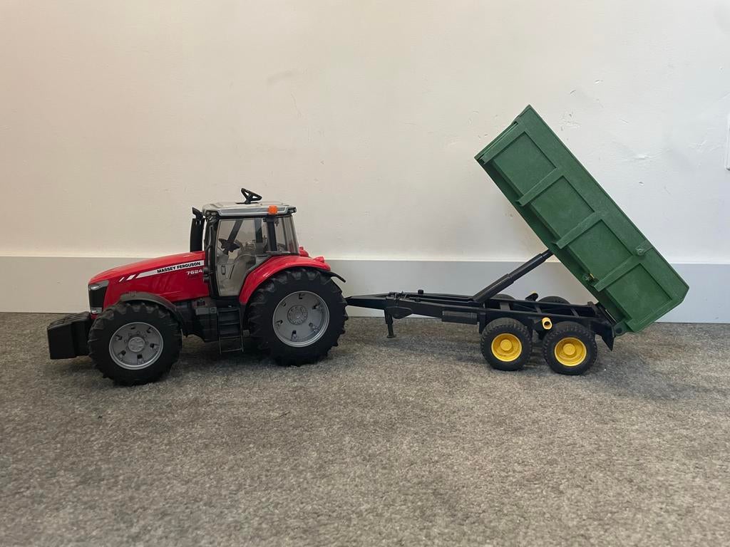 Bruder Massey Ferguson Trekker met Watertank en Kar, Ophalen of Verzenden, Gebruikt