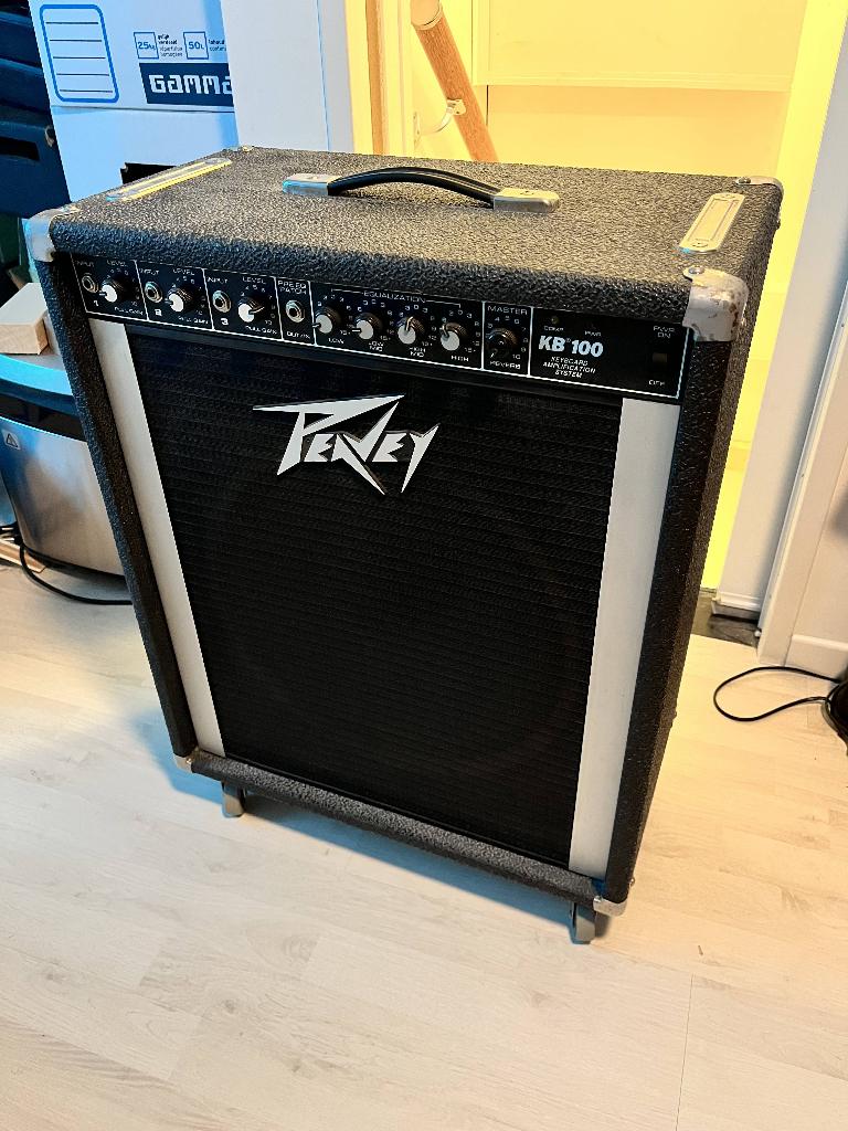 2 x Peavey KB100 Keyboard Amplifier (v.a. 100,- p.st.), Ophalen, Gebruikt, Minder dan 500 watt, Keyboardversterker