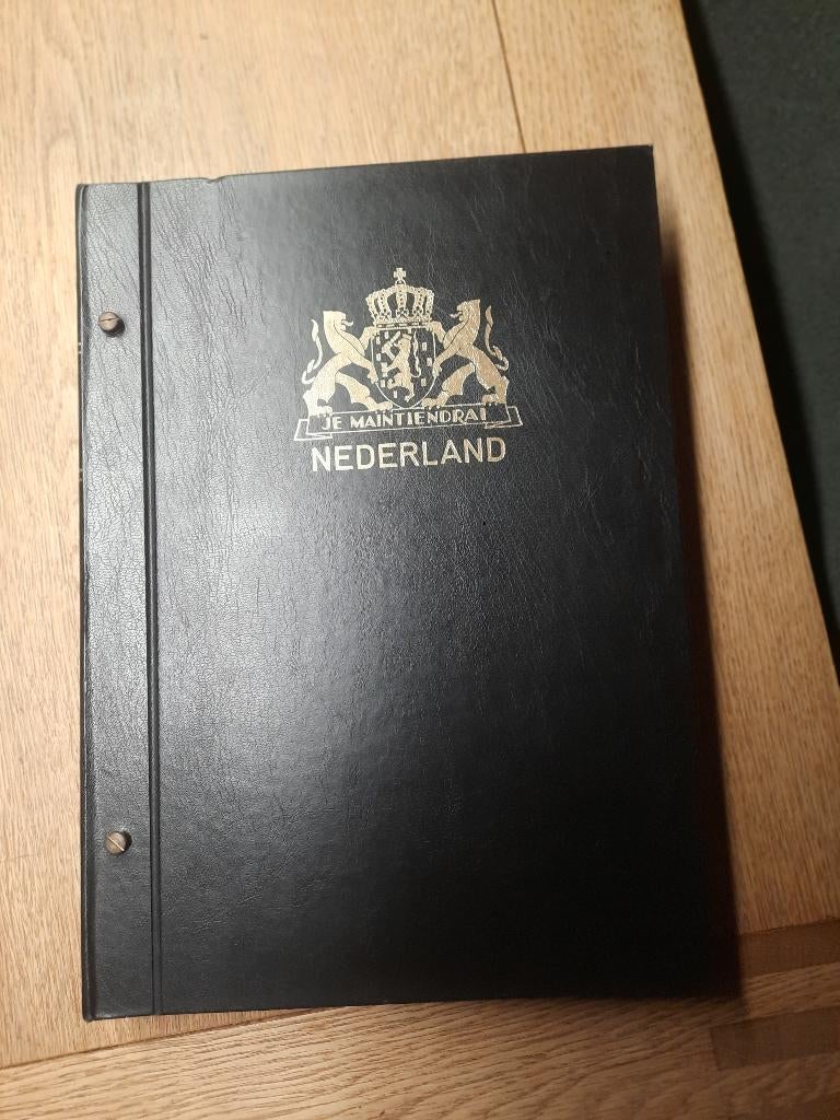 Nederland. FDC's 293-399 compleet in Importa album, Ophalen of Verzenden, Nederland