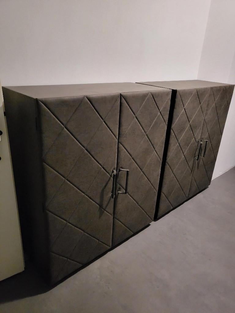 Riviera Maison 2x Tribeca kast lederen antraciet pellini, Ophalen, Met deur(en), 50 tot 100 cm, Zo goed als nieuw