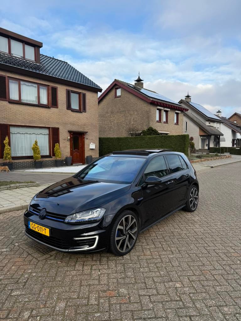 Volkswagen Golf 1.4 TSI Phev 150KW GTE 5D 2015 Zwart, 4 cilinders, Zwart, 1395 cc, 1499 kg