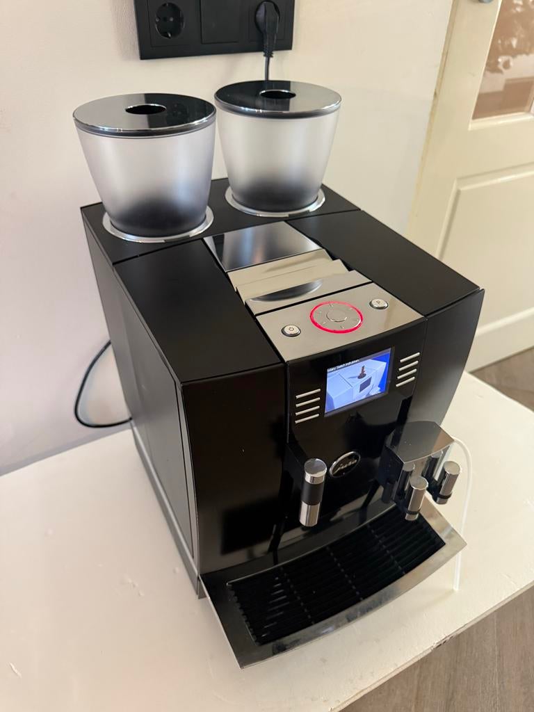 Jura GIGA X8c Gereviseerd - Pianozwart - 6 mnd Garantie, Espresso apparaat, Jura, 10 kopjes of meer, Refurbished