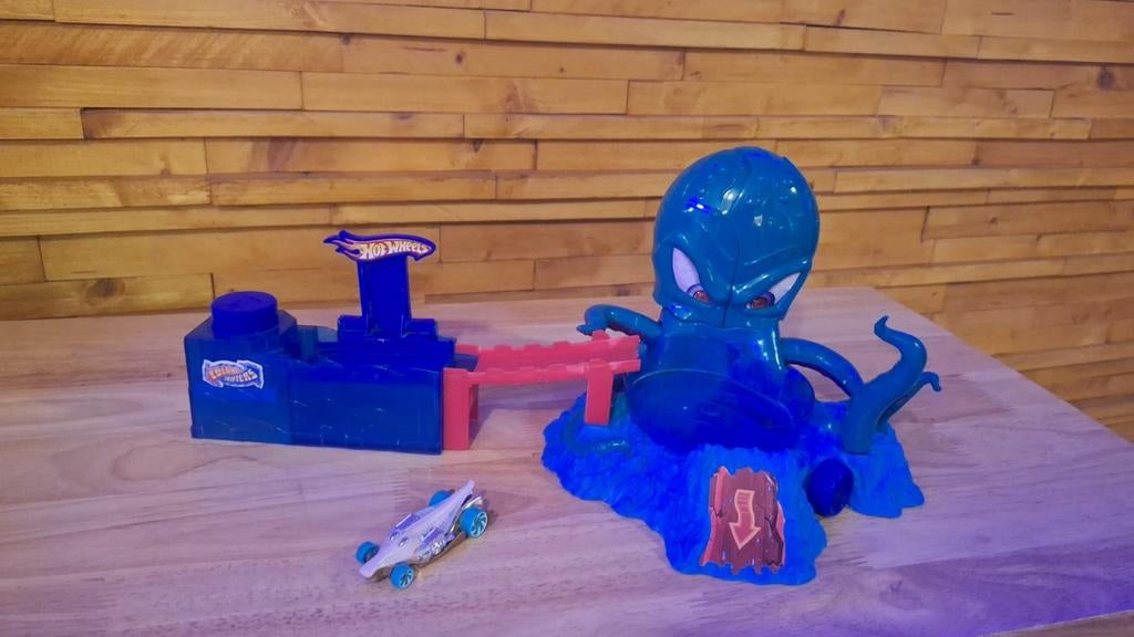 Hot Wheels Octopus Aanval Baan, Ophalen of Verzenden, Zo goed als nieuw, Handmatig, Hot Wheels