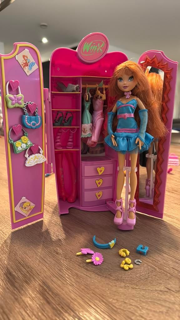 Winx club Wardrobe met Bloom, Verzamelen, Ophalen of Verzenden, Gebruikt, Pop