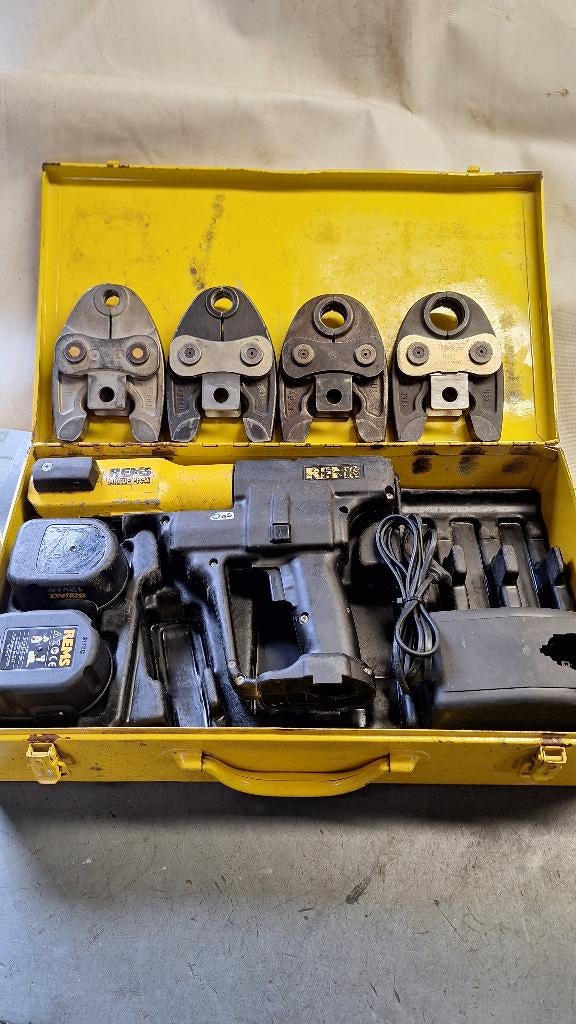 Rems akku-press accu perstang met uponor bekken., ., Ophalen of Verzenden, Zo goed als nieuw, .