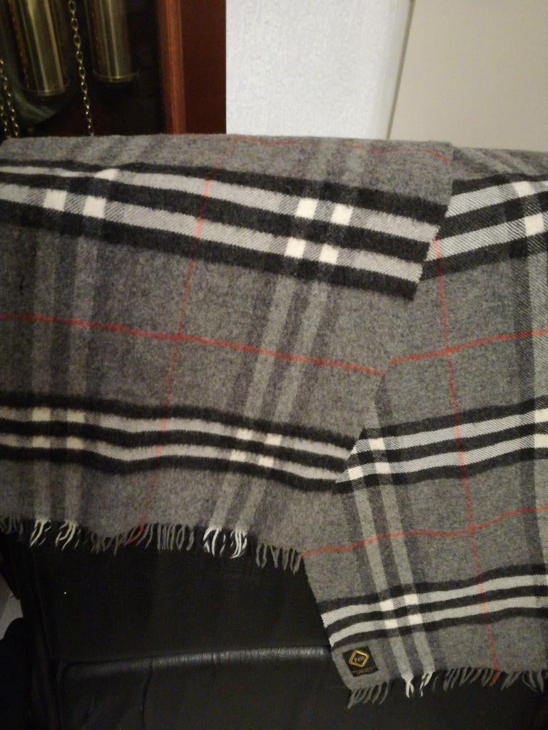 Nieuw Sjaal Das Grijs Burberry rui PELO Scheerwol 100%, Kleding | Heren, Pelo, Verzenden, Nieuw, Overige maten