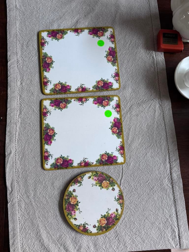 Diverse stukken Royal Albert Country Rose, Ophalen, Zo goed als nieuw, Poppenhuis