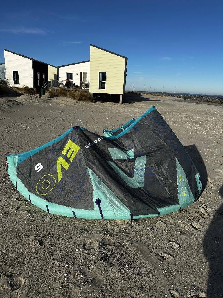Duotone Evo 5m 2024 Kite, Watersport en Boten, Kitesurfen, Gebruikt, Geen board, Ophalen of Verzenden, Duotone