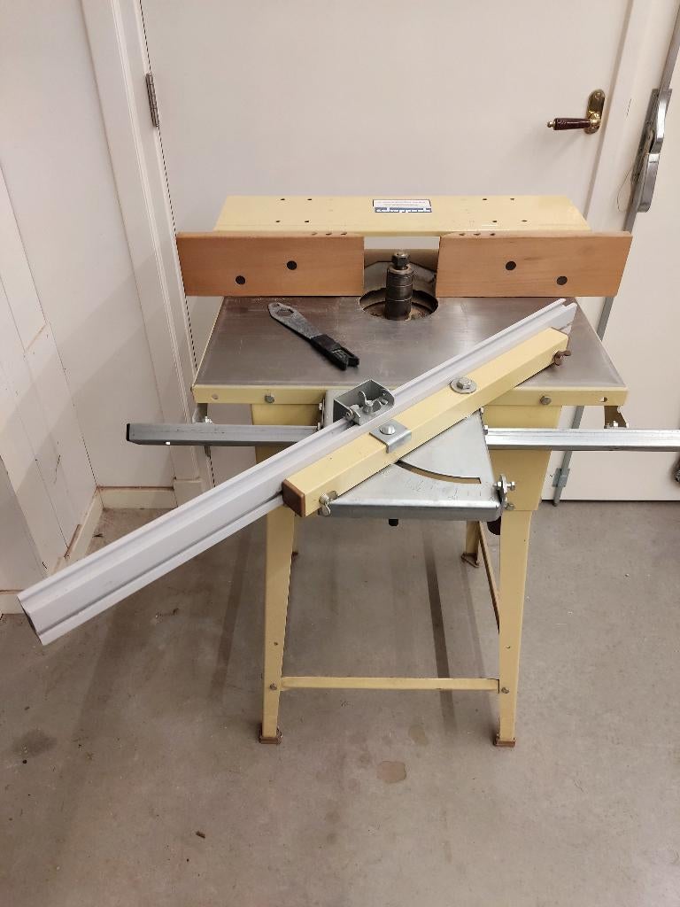 Scheppach HF-30 Freesmachine Tafelfrees, Ophalen, Overige soorten, Scheppach, Zo goed als nieuw