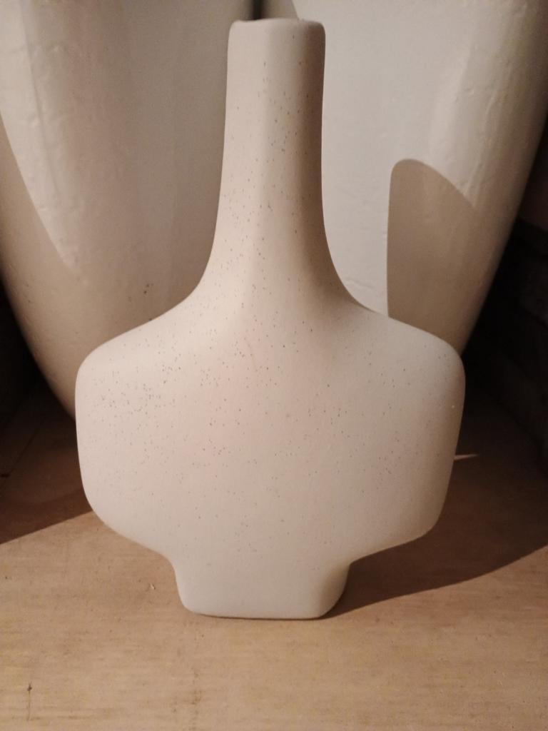 Witte Design Vaas, Wit, Aardewerk of Porselein, Ophalen of Verzenden, Zo goed als nieuw