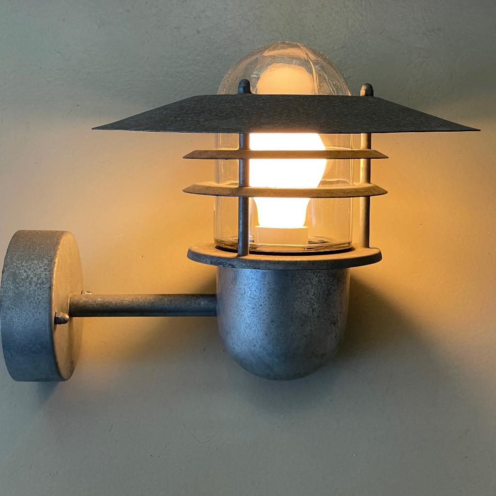 2x Deens design zinken BUITENLAMPEN Scandinavië vintage lamp, Ophalen of Verzenden, Gebruikt, Glas, Retro vintage Scandinavie design Industrieel Deens Danish Nordic