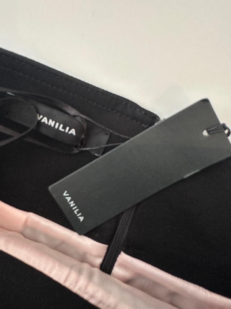 Vanilia rok NIEUW S, Kleding | Dames, Rokken, Zwart, Nieuw, Ophalen of Verzenden, Onder de knie