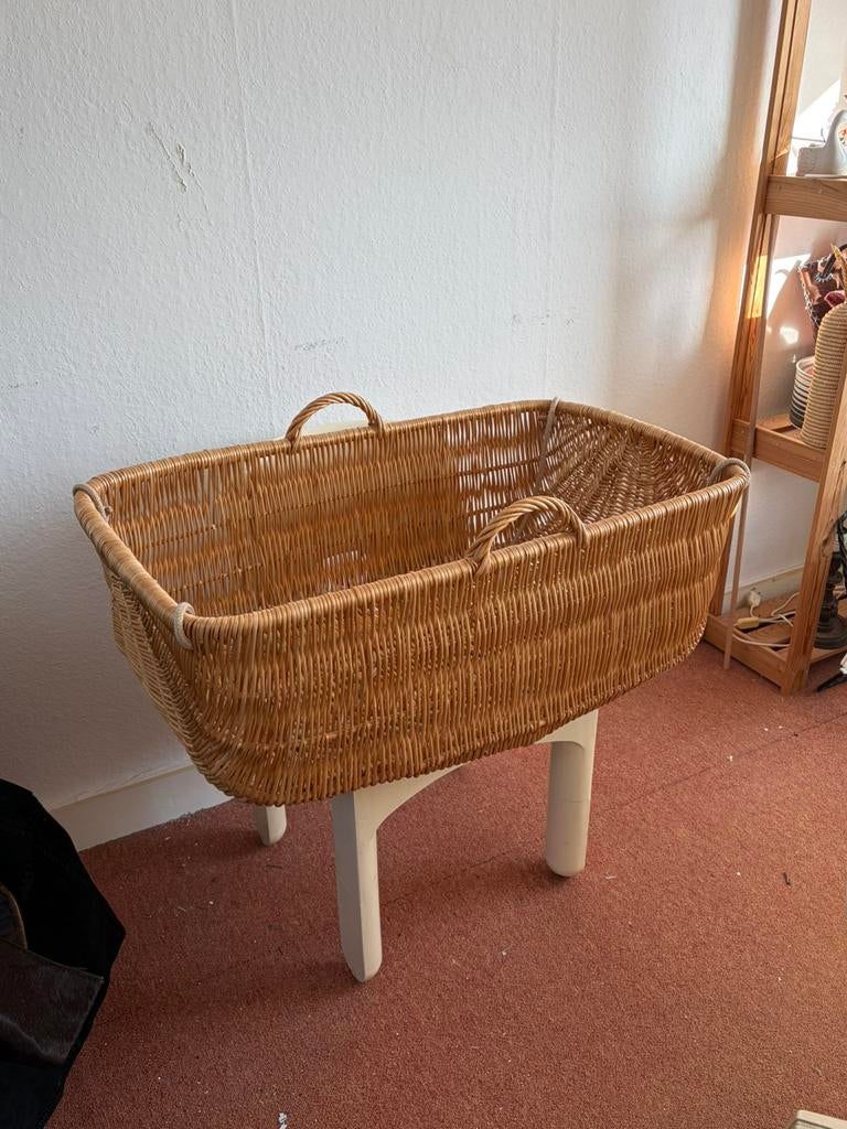 Vintage rotan baby hangwieg, Ophalen, Gebruikt, Wieg