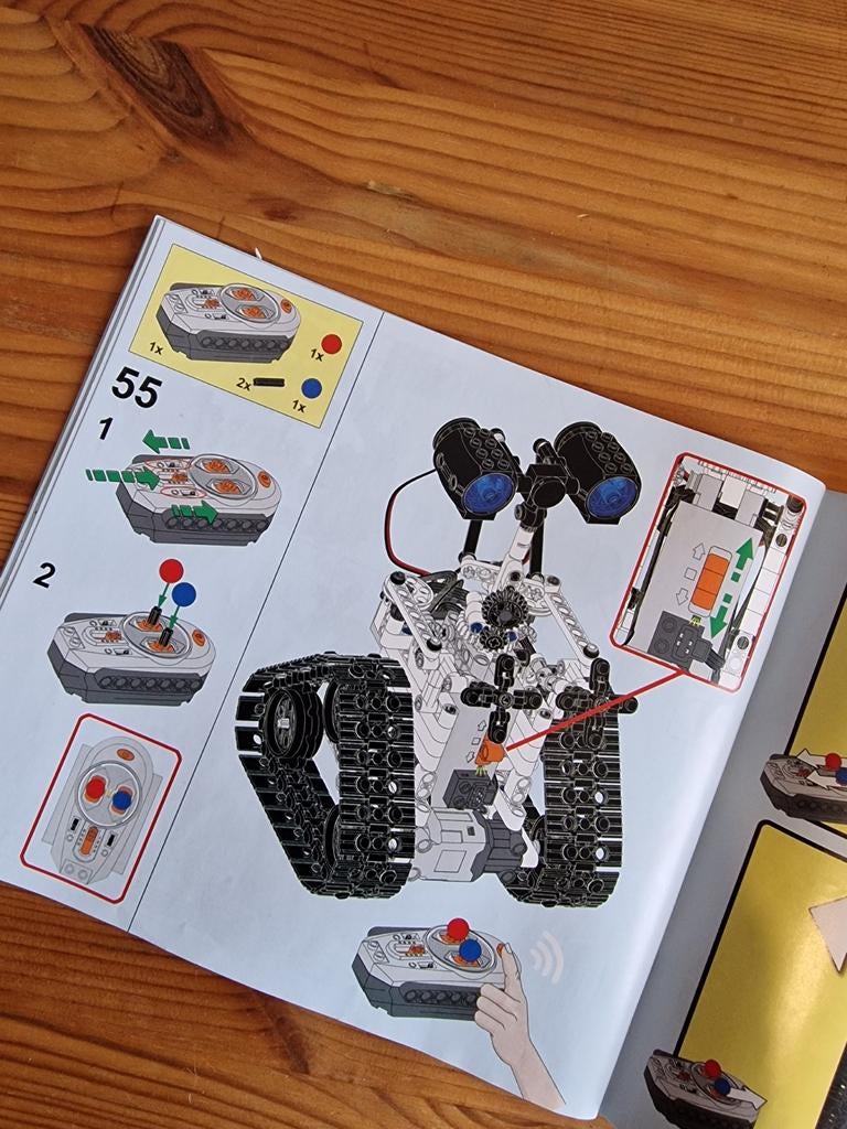 Leuke robot van bouwstenen ( lijkt op technisch lego), Ophalen of Verzenden, Zo goed als nieuw