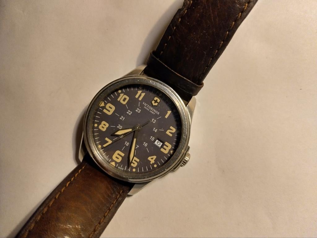Vintage Militair Horloge - Victorinox Swiss Army 241580, Sieraden, Tassen en Uiterlijk, Horloges | Heren, Staal, Polshorloge, Ophalen of Verzenden