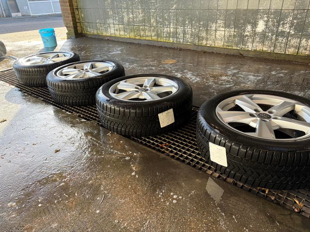 Audi Q2 Velgen met winterbanden, Auto-onderdelen, Banden en Velgen, 215 mm, Velg(en), 17 inch, Winterbanden