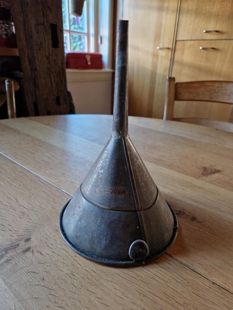 ANTIEKE TRECHTER, Ophalen of Verzenden