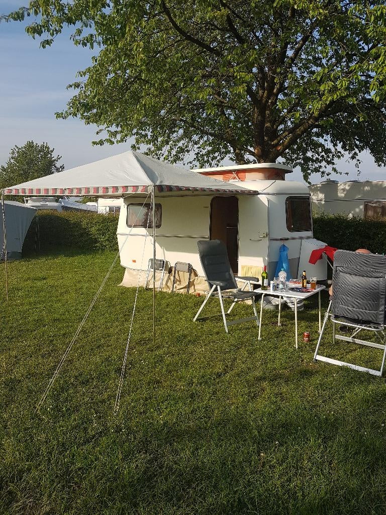 Prachtige Eriba Triton 1978, Caravans en Kamperen, Caravans, Standaardzit, Schokbreker, Particulier, 2 aparte bedden