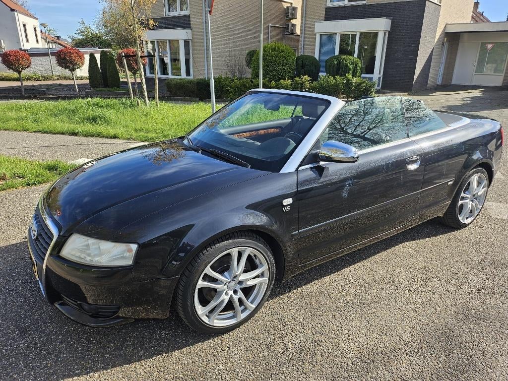 Audi A4 Cabrio Automaat 2.4 6 cilinder met grote mooie grill, Automaat, Zwart, Cabriolet, 4 stoelen