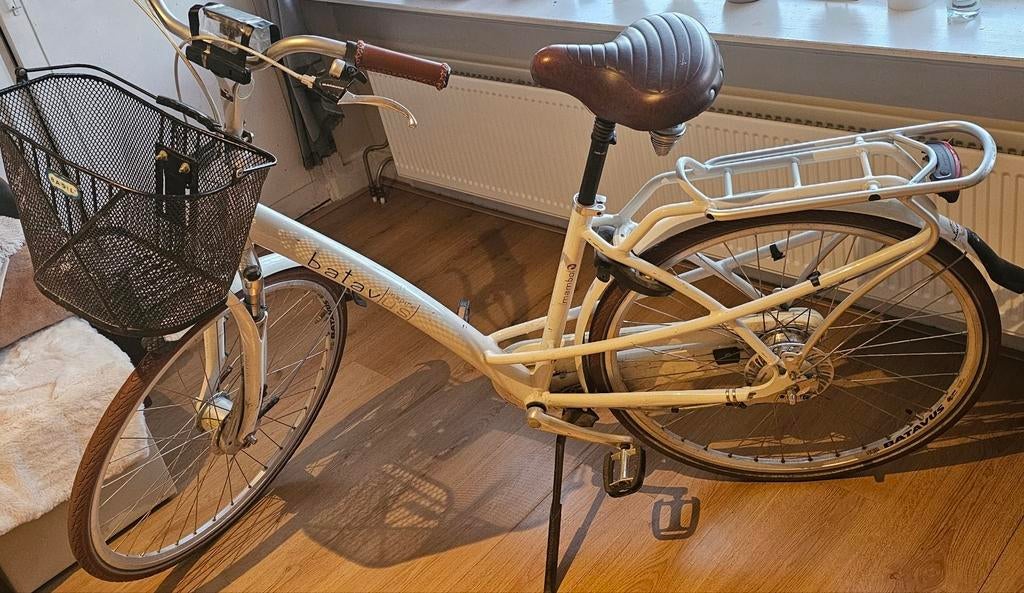 Witte Batavus Mambo stadsfiets - Comfortabel en compleet, Ophalen, Zo goed als nieuw, Batavus