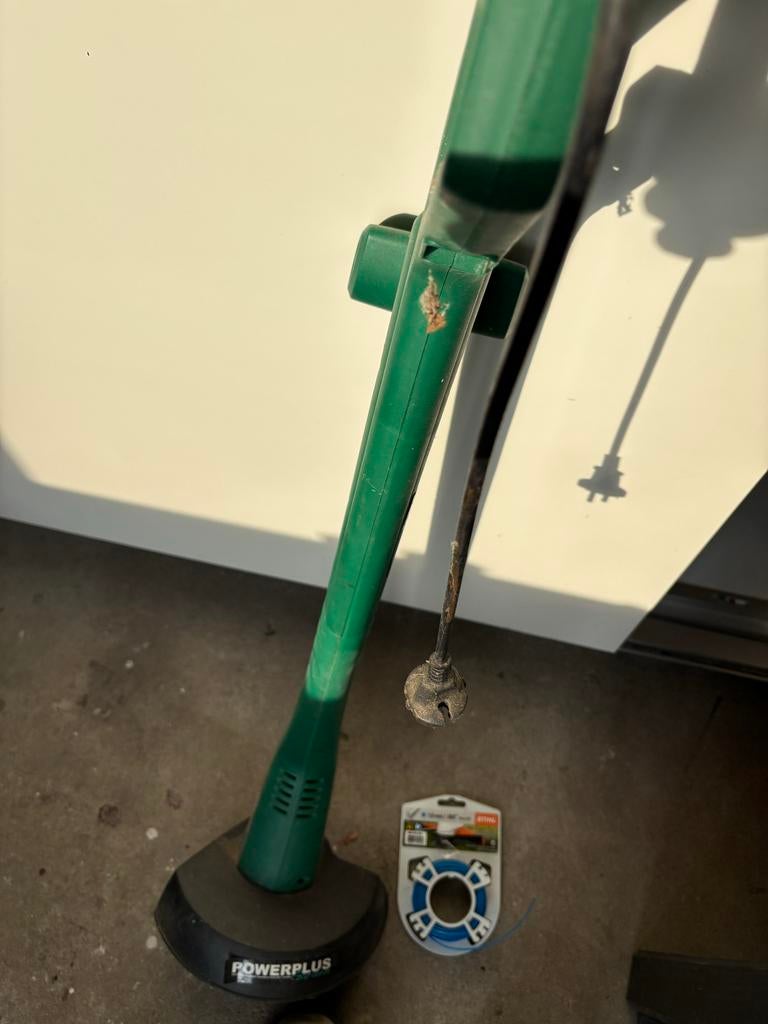 POWERPLUS Grastrimmer POW6011P met Stihl draad, Ophalen, Gebruikt, 30 tot 50 cm, Elektrisch