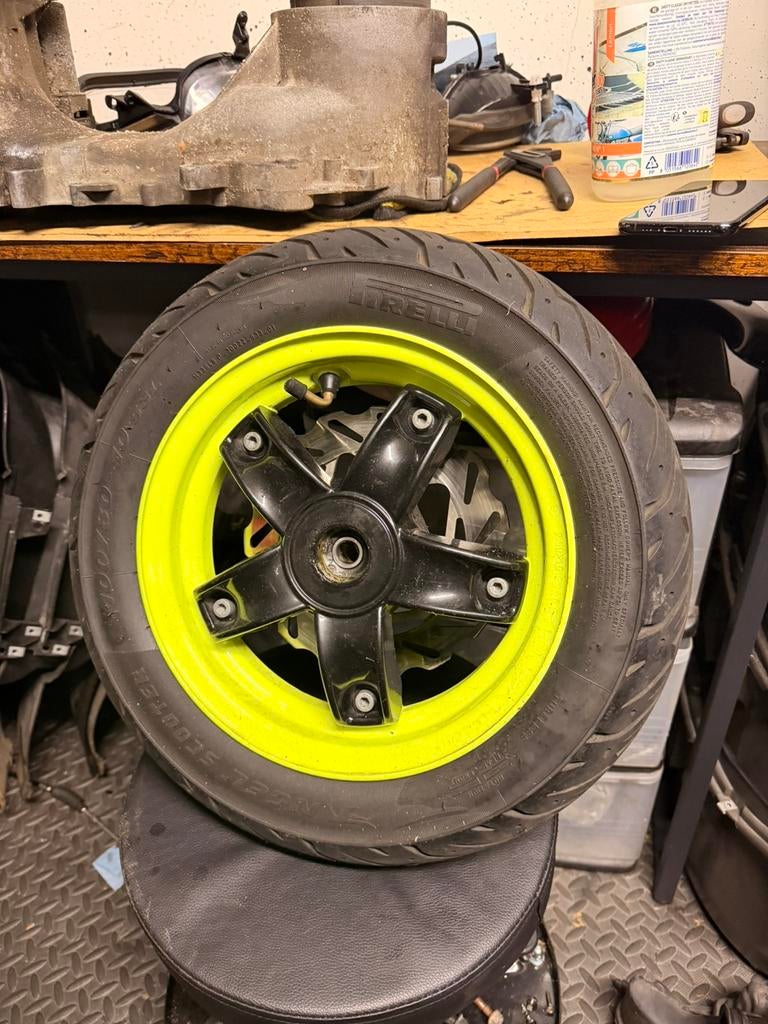 Piaggio zip motorvelg, Ophalen of Verzenden