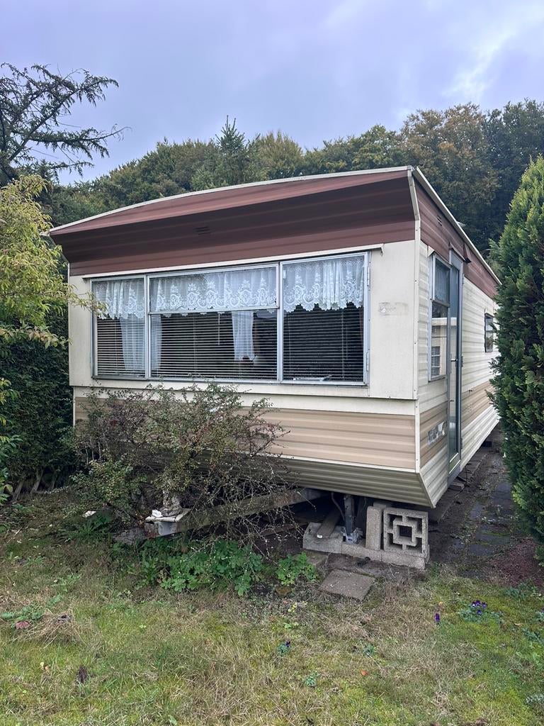 Vintage aluminium stacaravan zonder staplaats