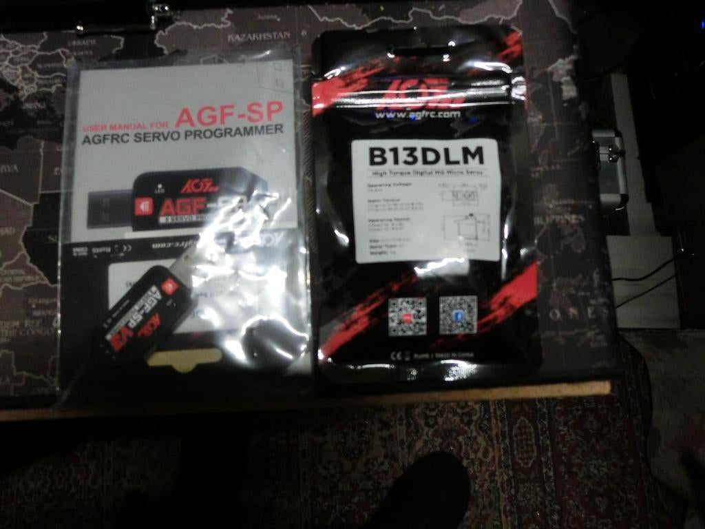 1x servo B13DLM, Ophalen of Verzenden, Zo goed als nieuw