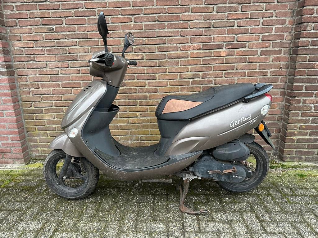 GerRay Sun scooter 25km, Ophalen of Verzenden, Zo goed als nieuw, Benzine
