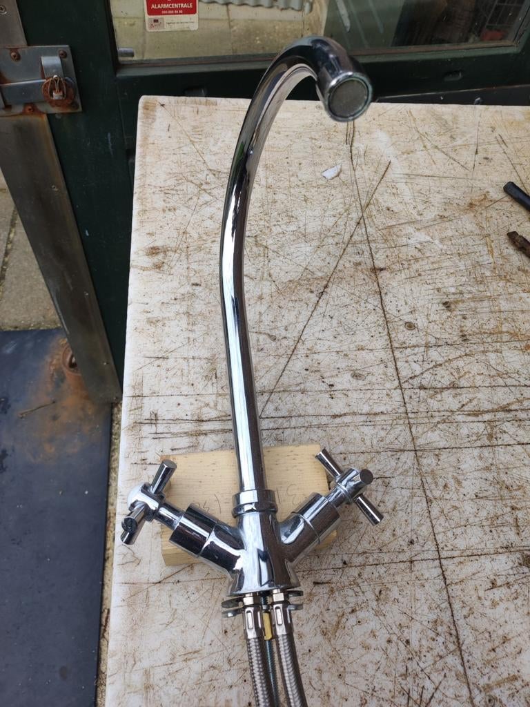 Chromen kraan met twee hendels, Doe-het-zelf en Verbouw, Ophalen of Verzenden, Zo goed als nieuw