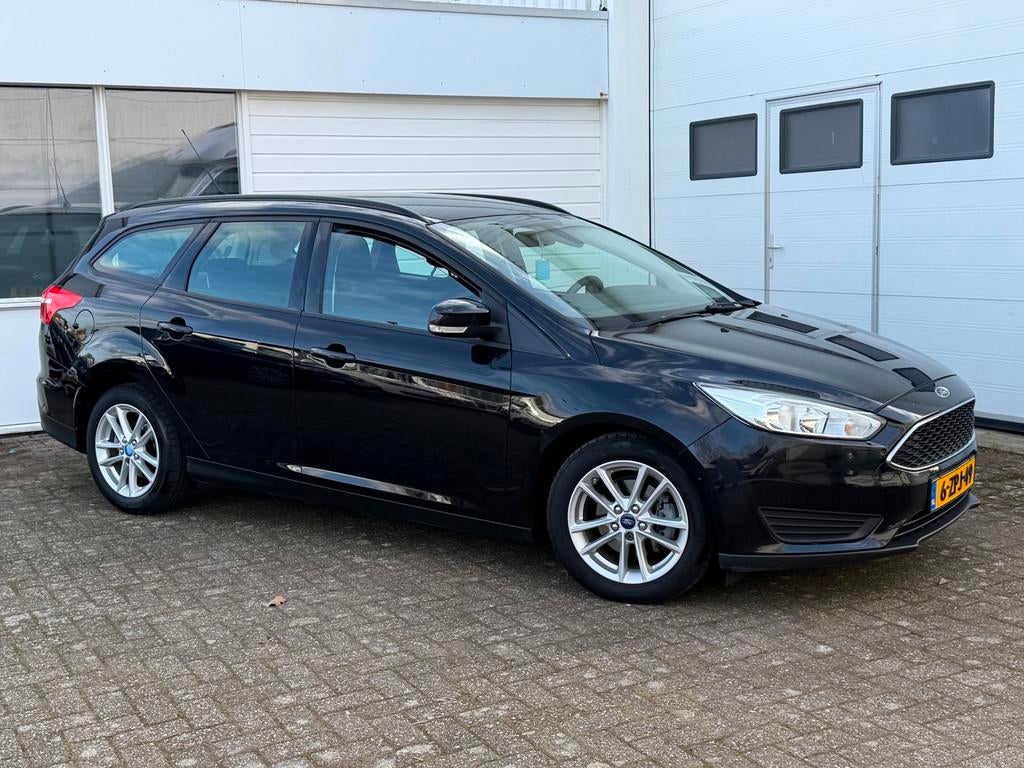 Ford Focus Wagon 1.0 Trend Edition NAP+NAVIGATIE+AIRCO+CRUIS, Gebruikt, Zwart, Origineel Nederlands, Handgeschakeld