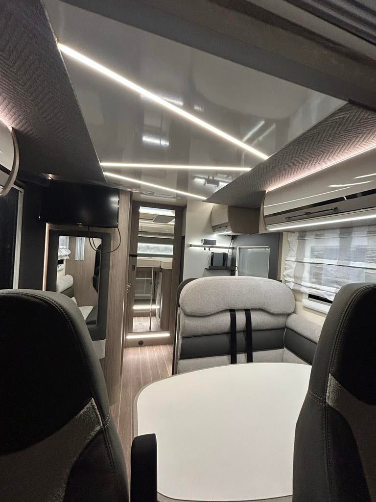 Camper Huren Km  + Servicekosten vrij, Caravans en Kamperen