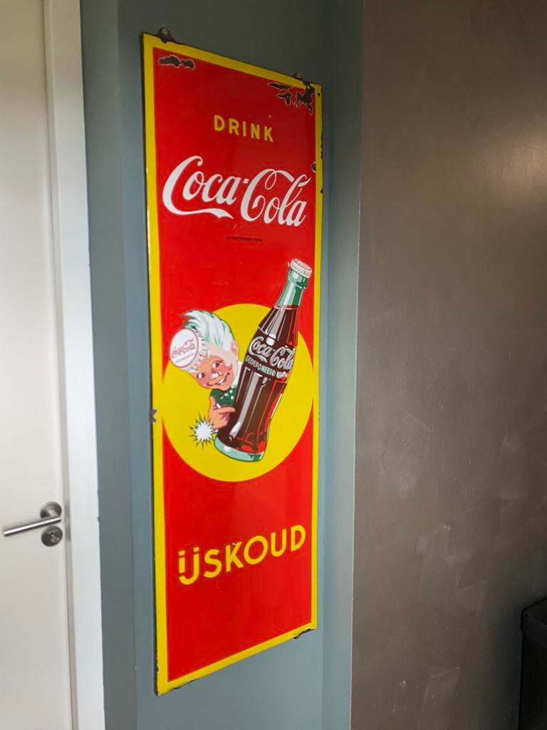 Emaille reclamebord cola 1957, Ophalen, Zo goed als nieuw, Reclamebord